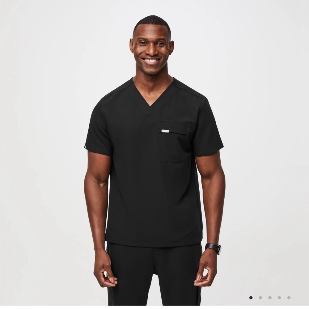FIG Clothing Leon Three-Pocket Scrub Top